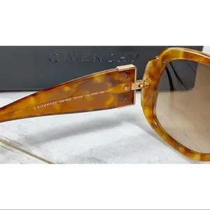 Givenchy Tortoise Gradient Sunglasses Givenchy | Accessories | Givenchy Tortoise Gradient  main image 4